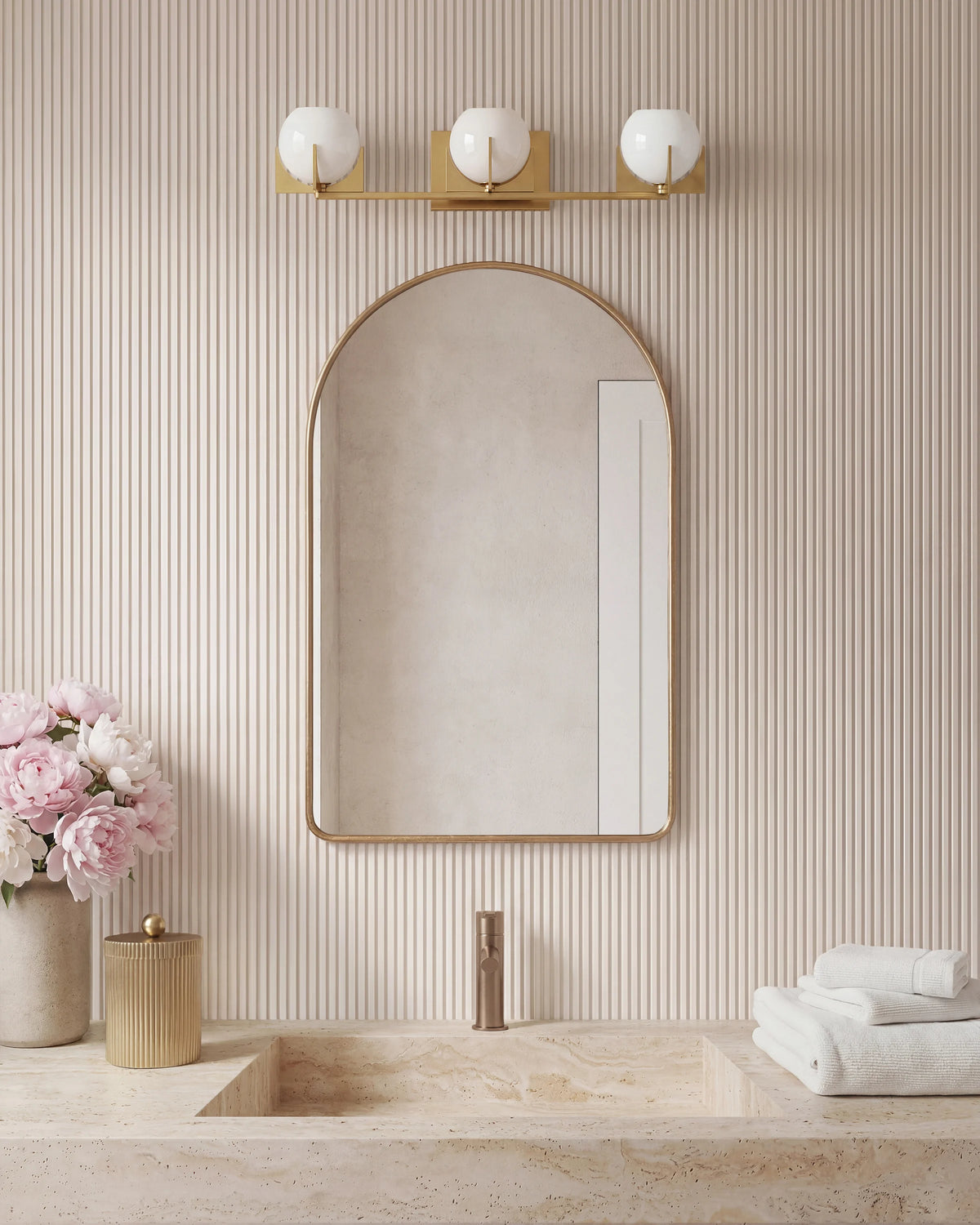 Deco Glass Globe Vanity Sconce - One Size / Brass