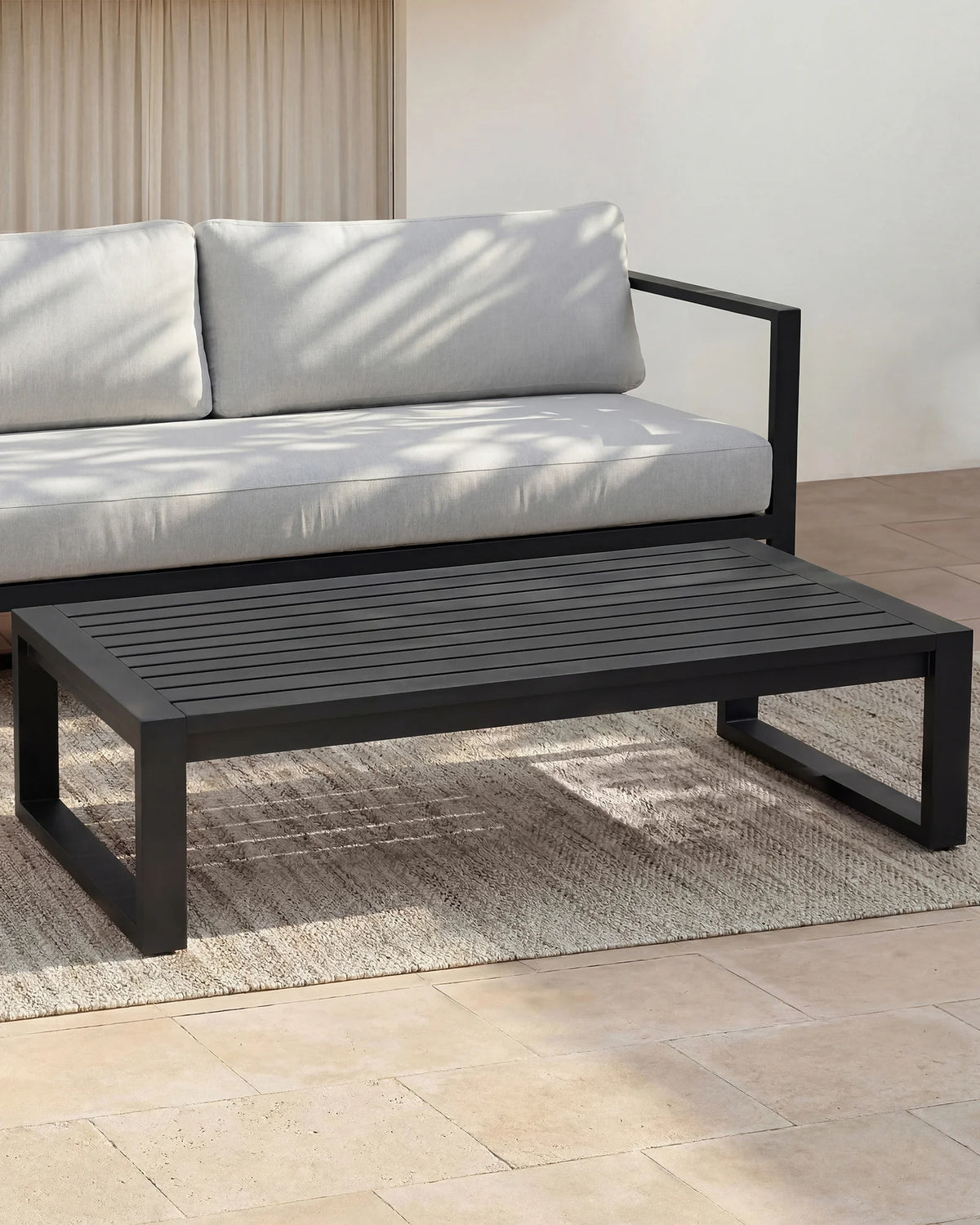 Linear Aluminum Outdoor Coffee Table - One Size / Dark Charcoal