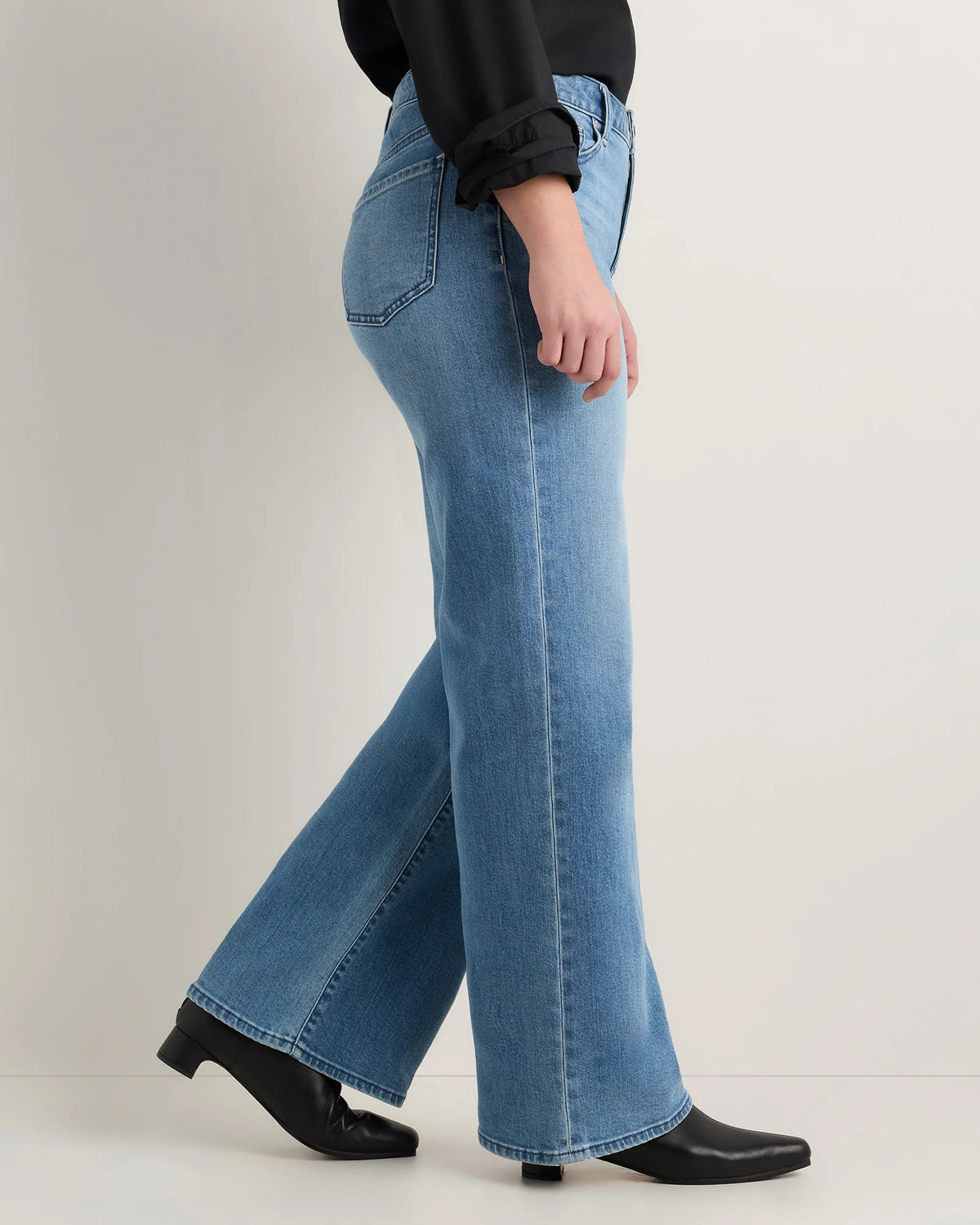 Curvy Bella Stretch Wide Leg Jeans - 24 / Black