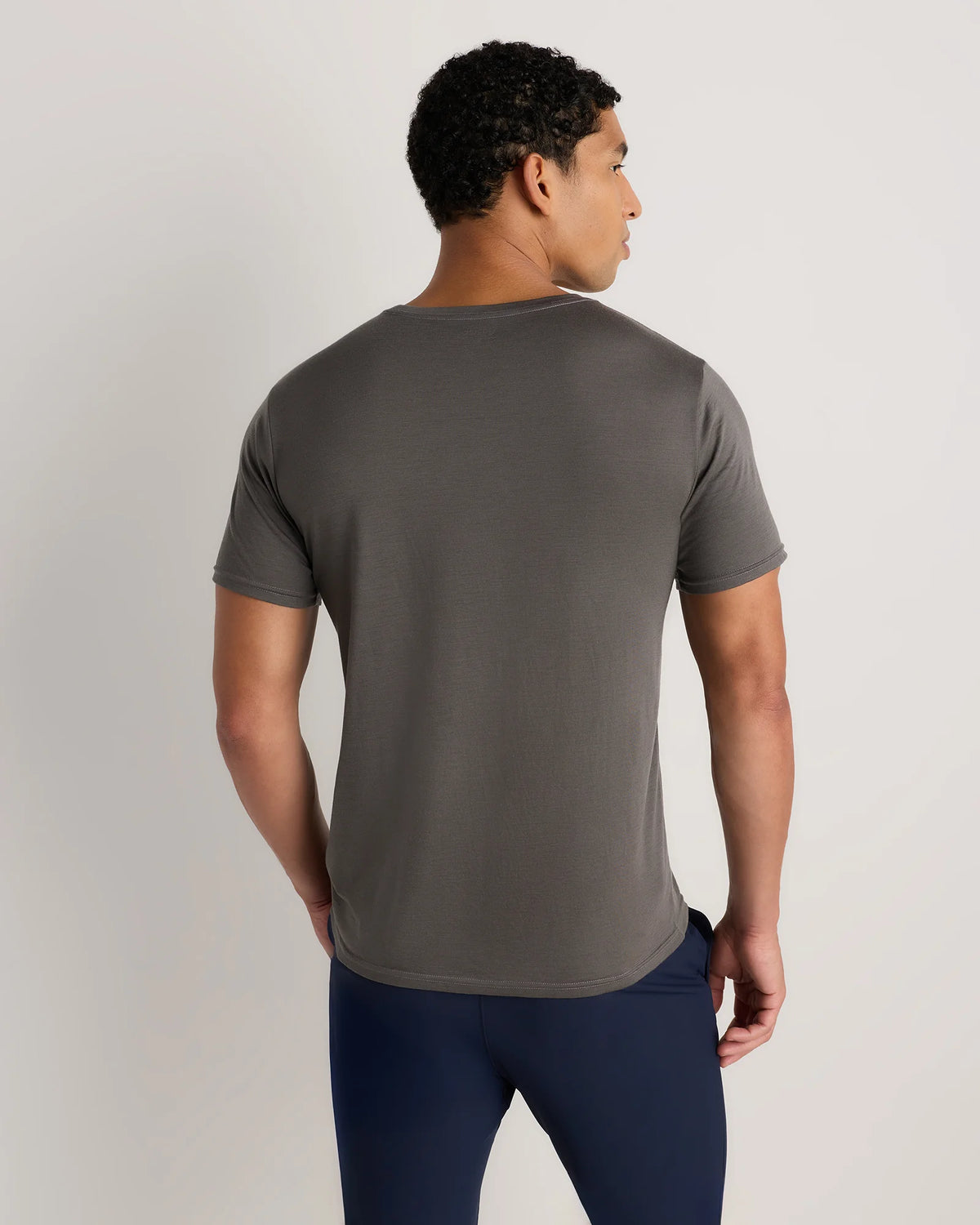 100% Merino Wool All-Season Short Sleeve Base Layer Tee - XS / Charcoal