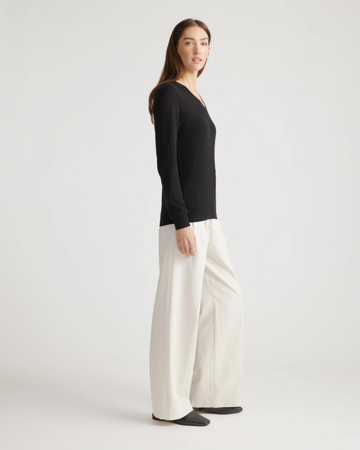 Lightweight Cotton Cashmere V-Neck Sweater - XS / Sugar Stone