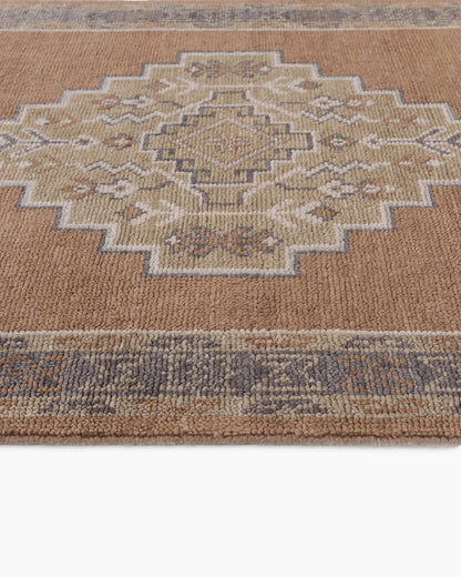 Chloe Hand-Knotted Wool Rug - 5' x 8' / Cognac