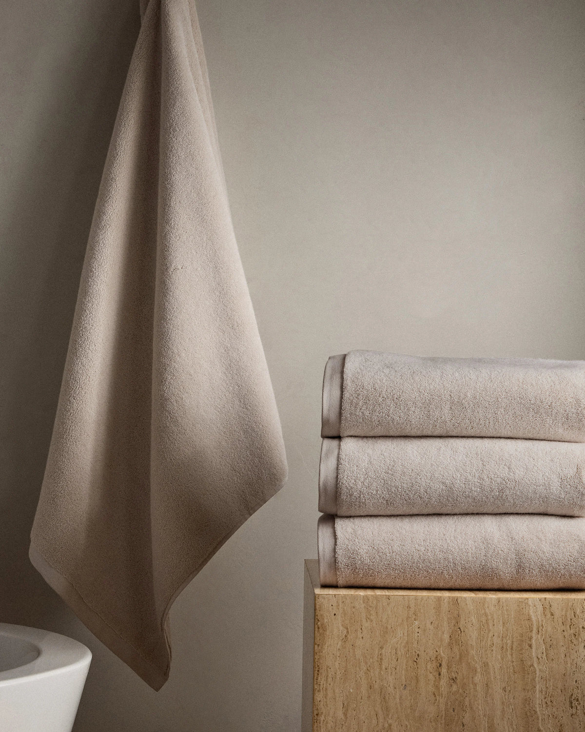 Plush Organic Turkish Cotton Bath Towel (Set of 2) - One Size / White