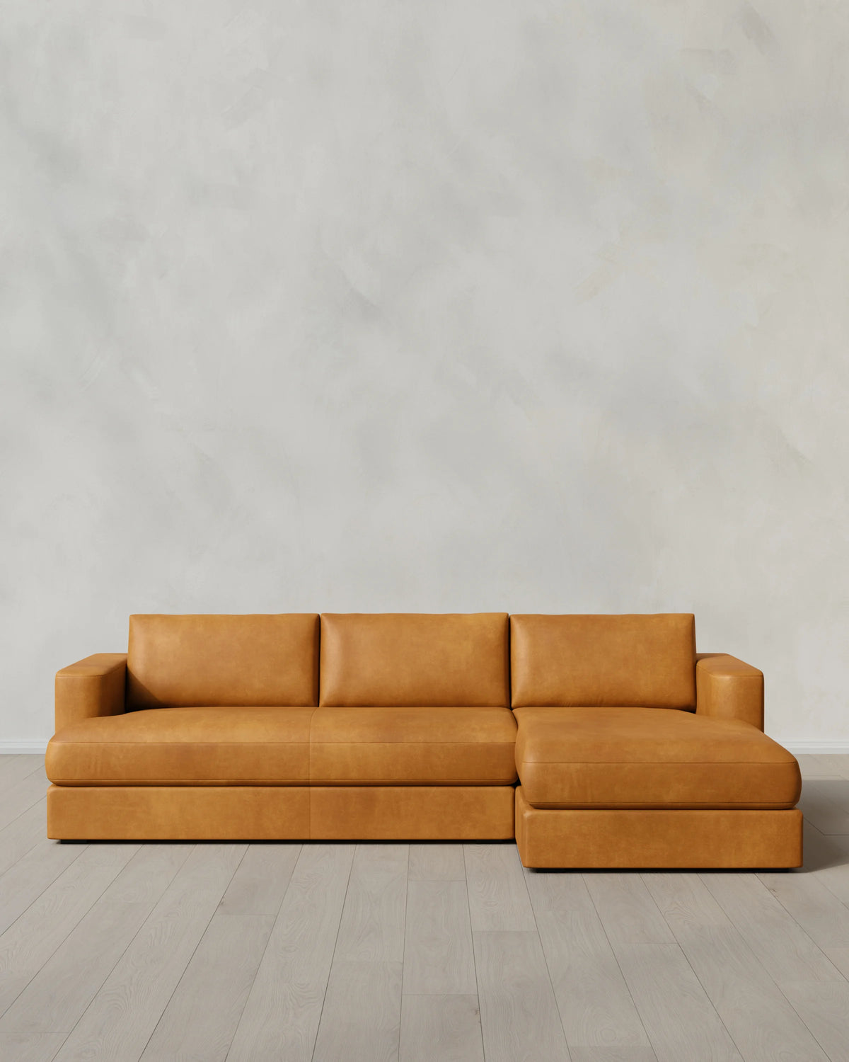 Sierra Curved Arm Chaise Sectional in Leather - Right Arm / Auburn