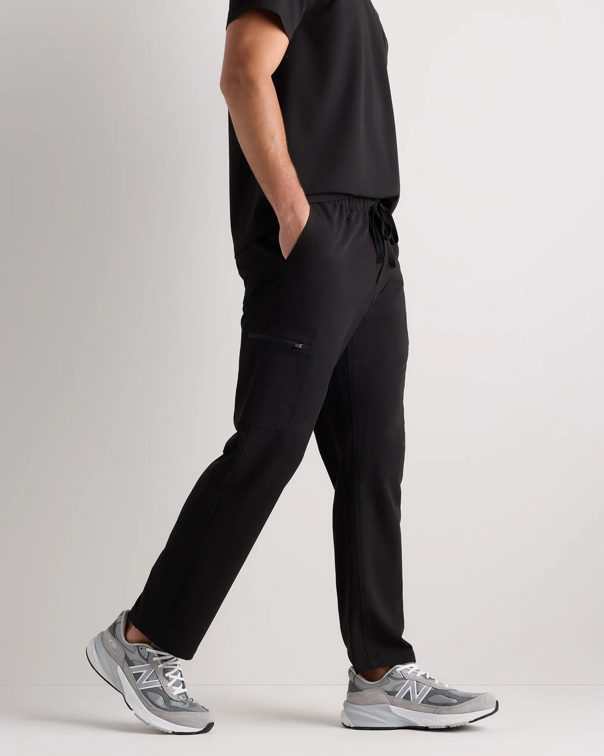 AeraFlex Scrub Cargo Pants - S / Bold Black