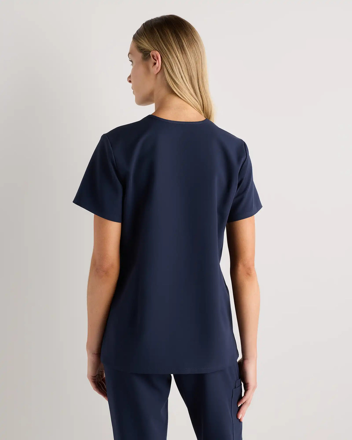 AeraFlex 1-Pocket Scrub Top
