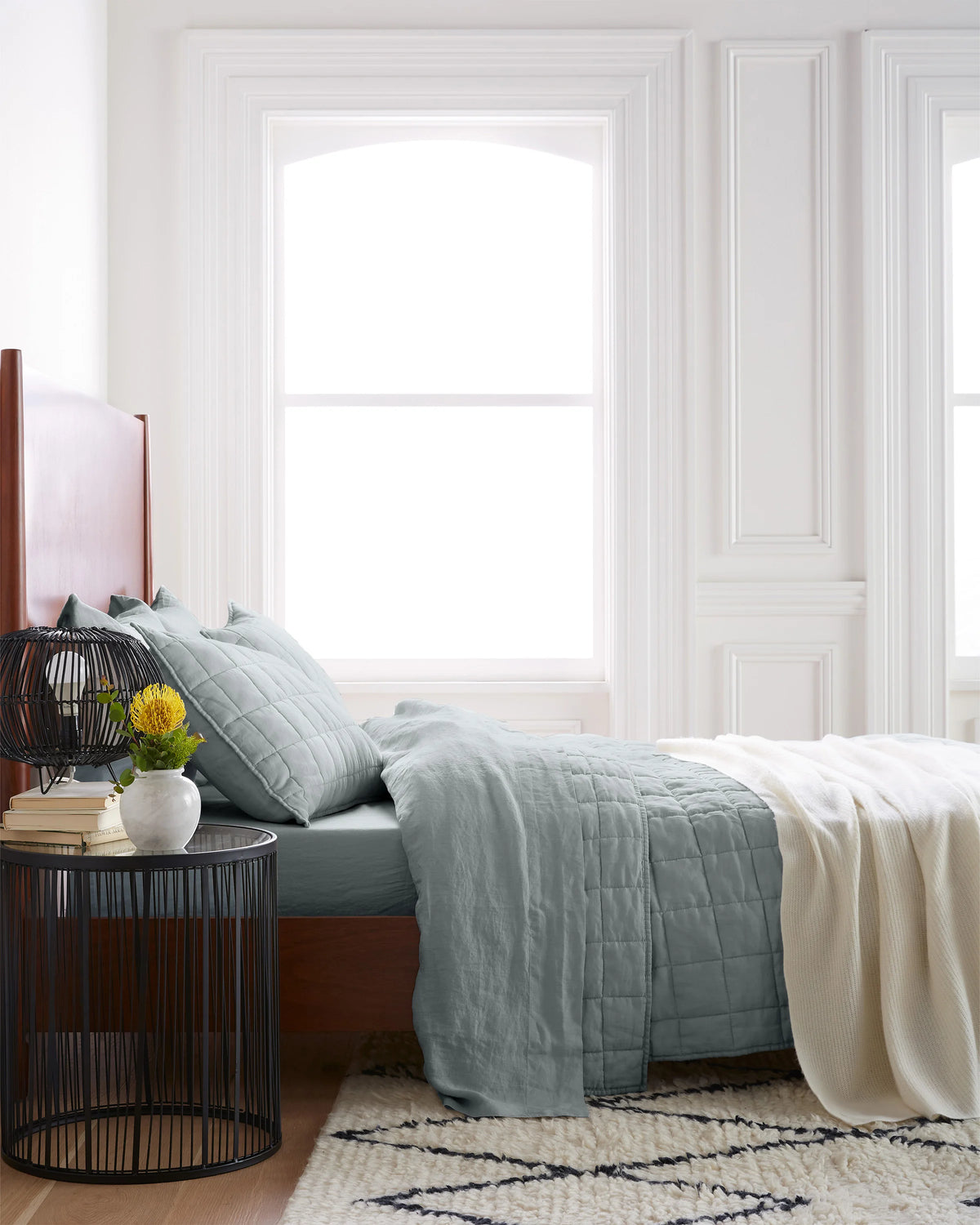 European Linen Box Quilted Sham Set - Standard / White