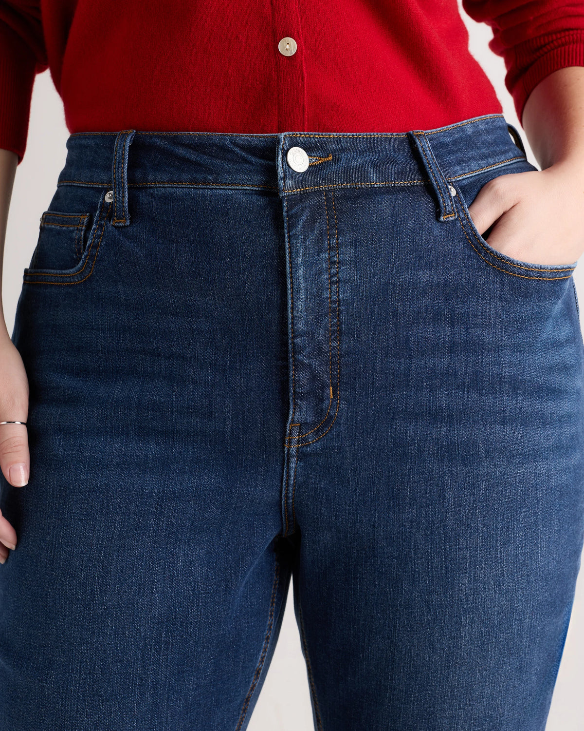 Bella Stretch Skinny Jeans - 33 / Black