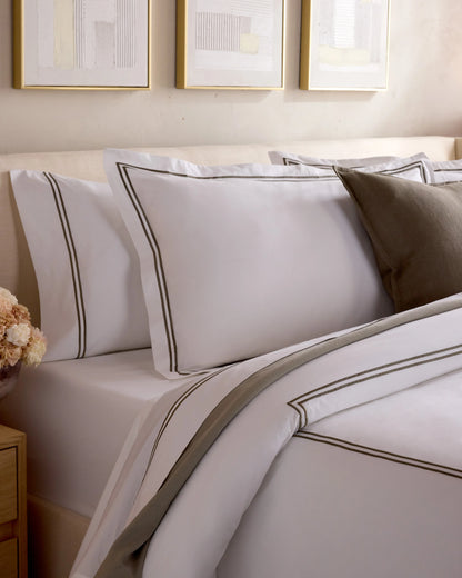 Organic Crisp Percale Embellished Duvet Cover Set - Twin / White/Navy