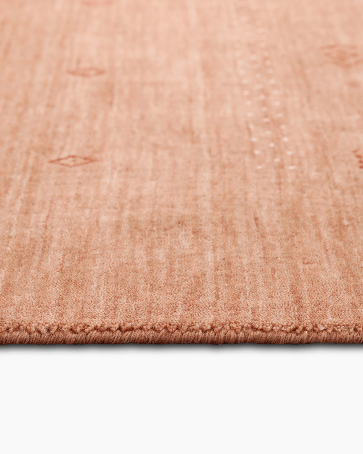 Dakota Hand-Loomed Wool Rug - 4' x 6' / Ivory