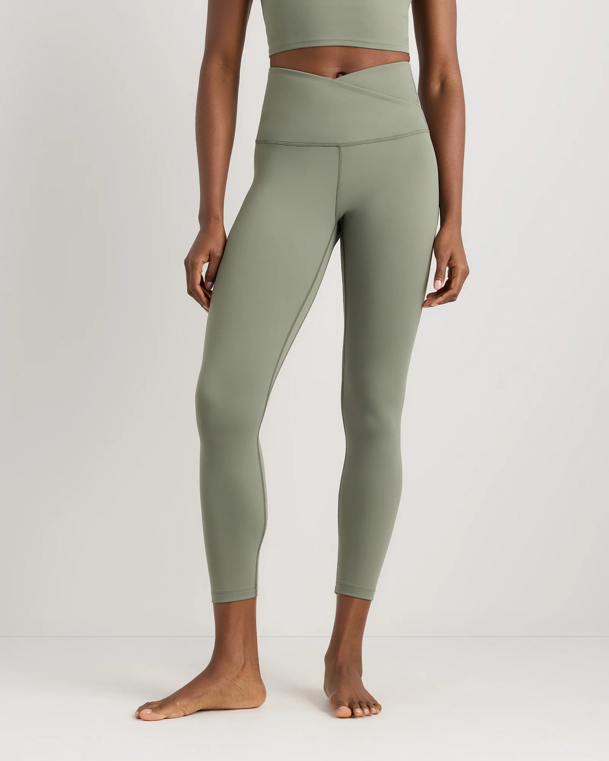 Ultra-Form High-Rise Crossover Legging - XS / Dark Coal