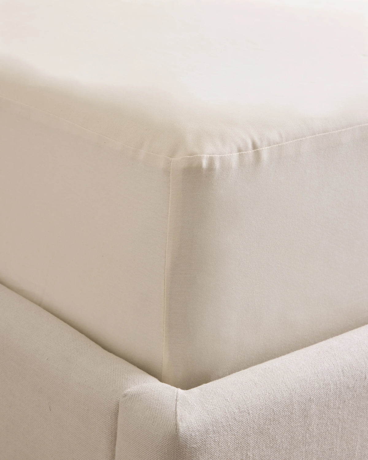 Organic Waterproof Mattress Protector - Twin / Natural